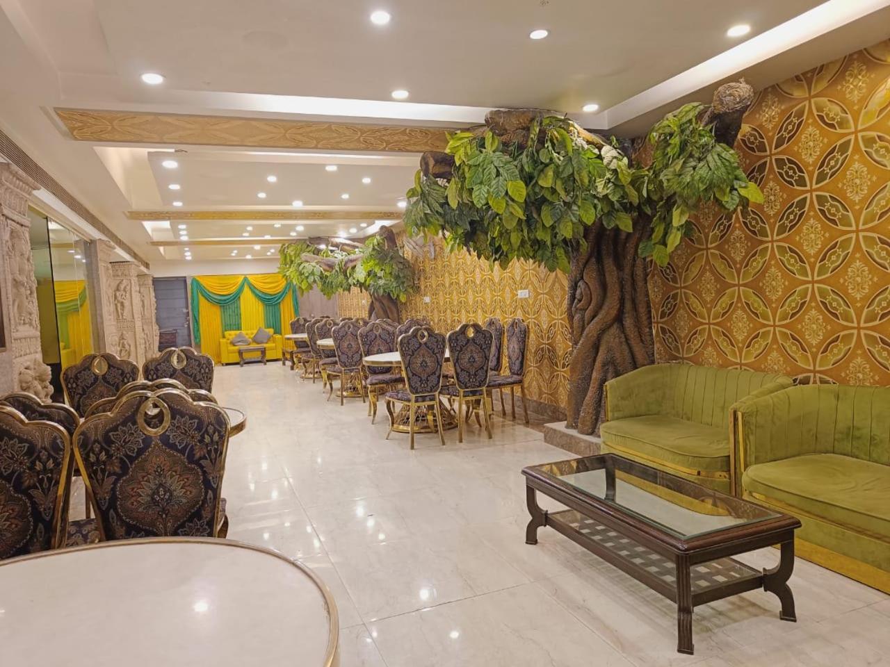 Hotel Waterfall Paschim Vihar Delhi ภายนอก รูปภาพ