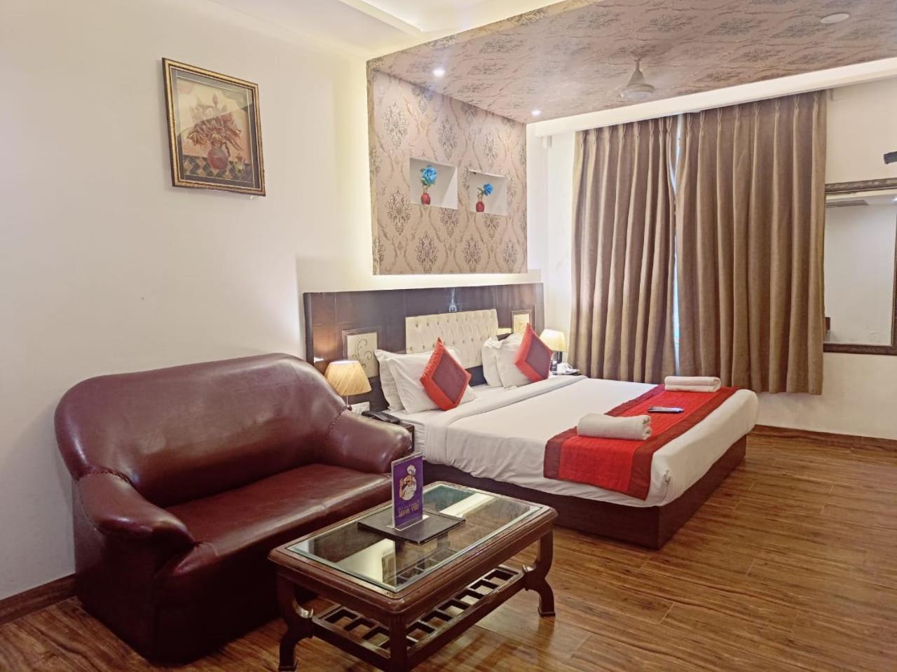 Hotel Waterfall Paschim Vihar Delhi ภายนอก รูปภาพ